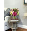 Arrangement floral d'hortensias, de renoncules et de cerisiers en fleurs dans un vase-1417710194