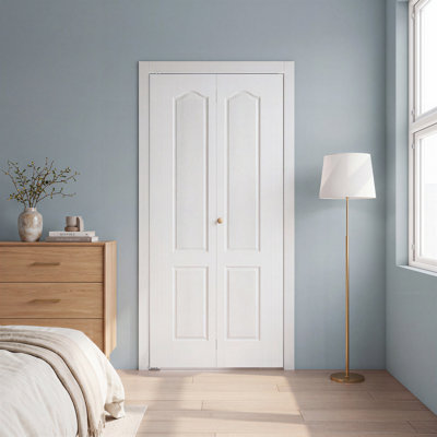 Porte pliante en bois manufacturé à 2 panneaux apprêté blanc avec ensemble de quincaillerie