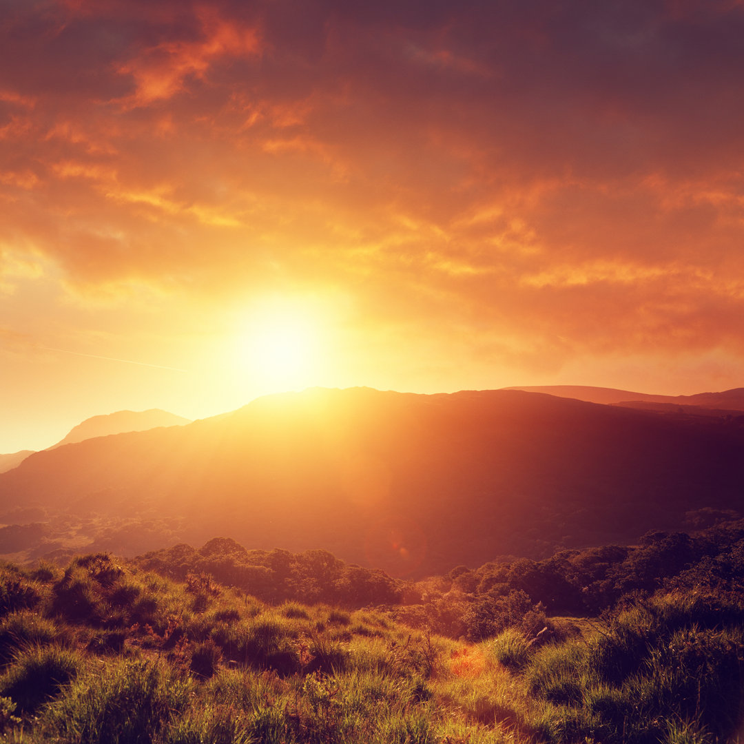 Sommer-Sonnenuntergang von Mammuth - Drucken