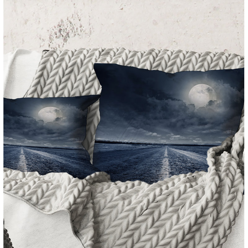 Carré, route goudronnée sous la pleine lune nuageuse I - Coussin décoratif imprimé nautique et côtier, 18" x 18"