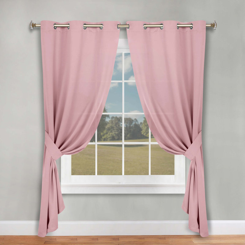 Paire de rideaux obscurcissant avec œillets Millendon, L 42 po x L 96 po, Craie mauve