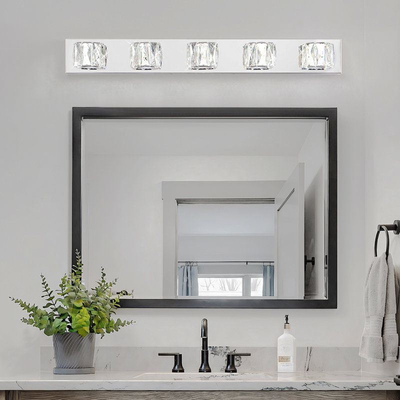Applique murale 35 lumières DEL 35 po Modern Crystal, 5 lumières, 4.37" H x 34.67" W x 4.67" D