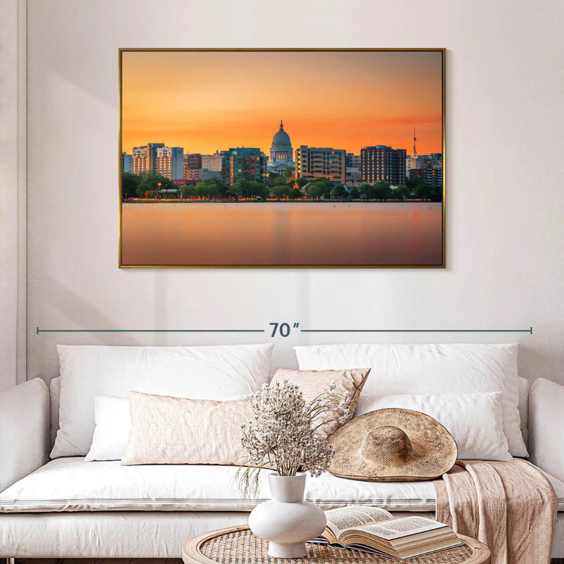 Madison Wisconsin au coucher du soleil, 46 po x 31 po, Cadre flottant doré