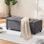 Banc de rangement rembourré 48 po avec accoudoirs - Repose-pieds en faux lin pour l'extrémité du lit, le salon et le vestibule, siège capitonné et charnière de sécurité