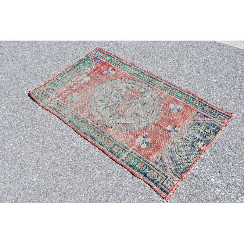Tapis turc rétro vintage rouge avec motifs floraux antiques, idéal pour la décoration traditionnelle rouge / vert