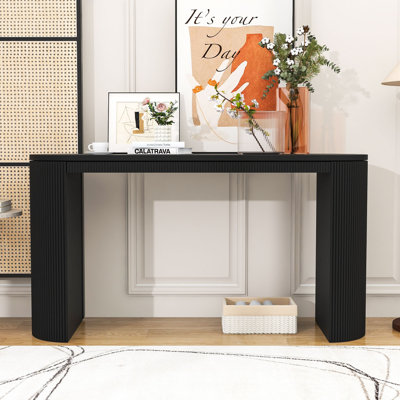 Console courbée à rayures verticales pour le vestibule ou le salon