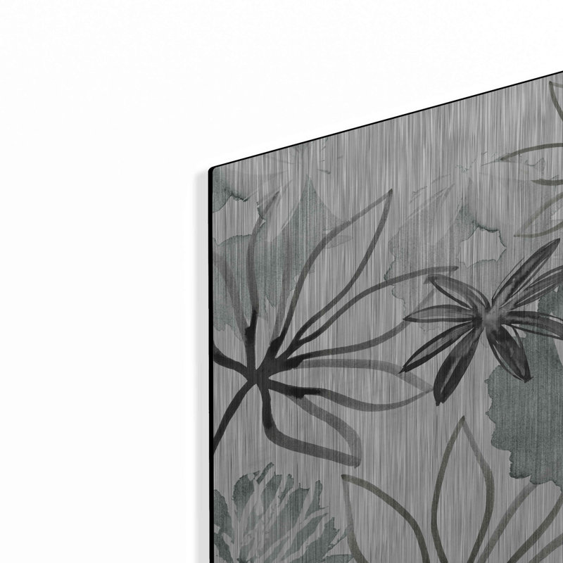 Fleurs monochromes II par Flora Kouta, H 24 po x l 16 po
