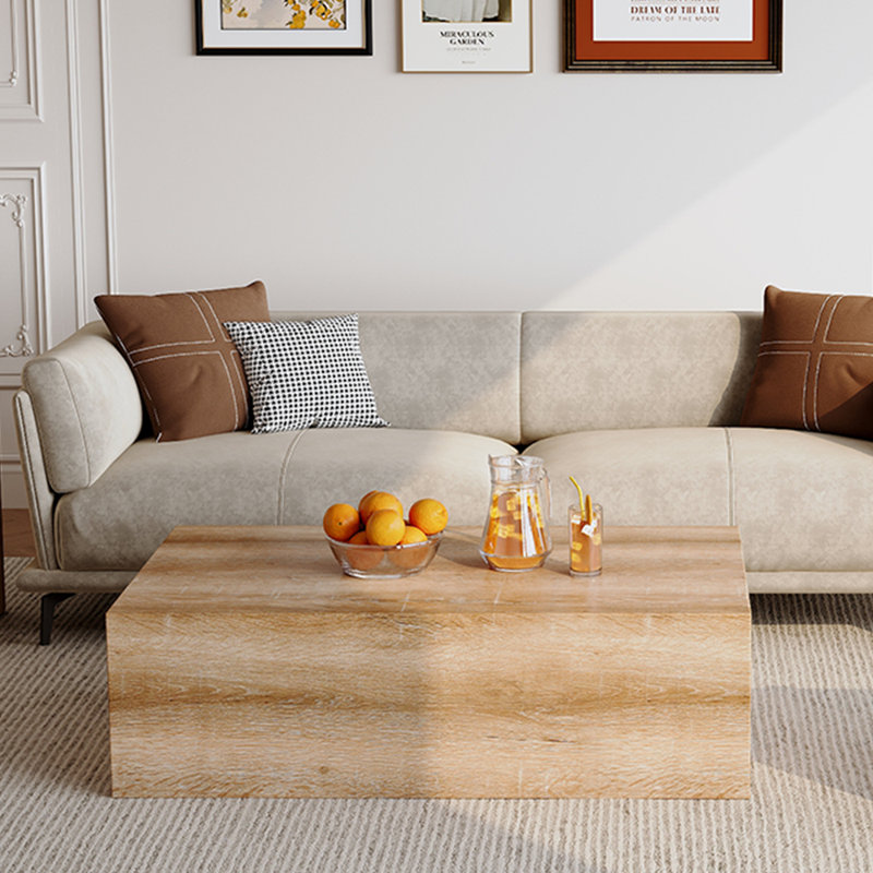 Table basse en bois, Bois jaune clair