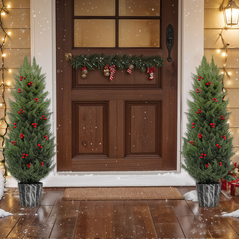2 pièces arbre de Noël artificiel vert de 4 pi, petit arbre de Noël d'extérieur en pot, plantes artificielles d'extérieur en pot pour patio, véranda et véranda avec baies rouges