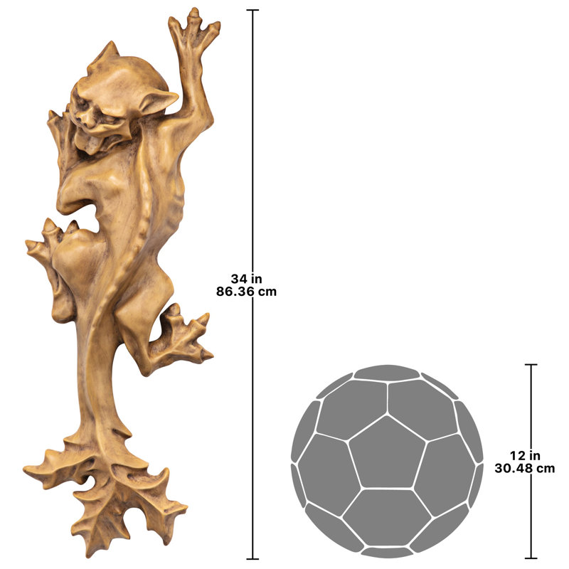 Statue Catgoyle on the Loose