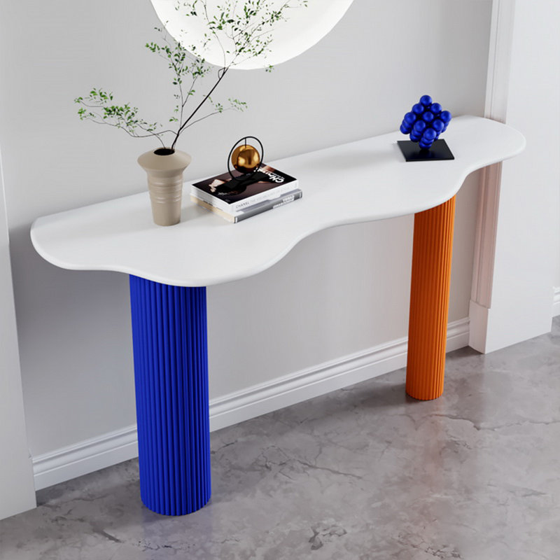 Console blanche en pierre frittée de forme libre; console en métal, H 31,5 po x l 55,12 po x P 15,75 po
