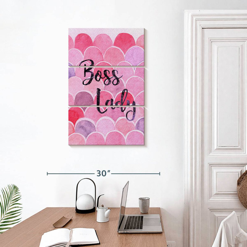Tergel Boss Lady, typographie, H 32 po x l 20 po