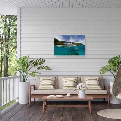 «Andrey Narchuk Dive To Fiji On Canvas» par Andrey Narchuk, reproduction