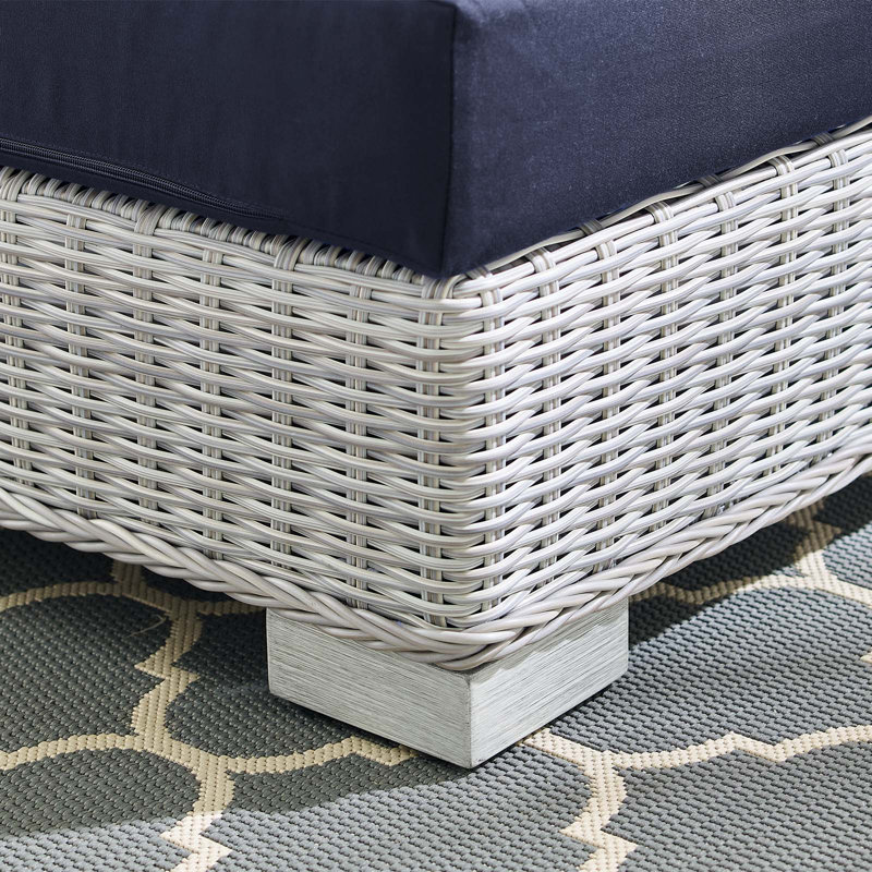 Fauteuil d'extérieur en rotin pour terrasse Conway, Sunbrella® bleu marine
