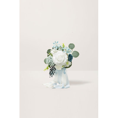 Bouquet de demoiselle d'honneur Ling's Moment en bleu poudré romantique