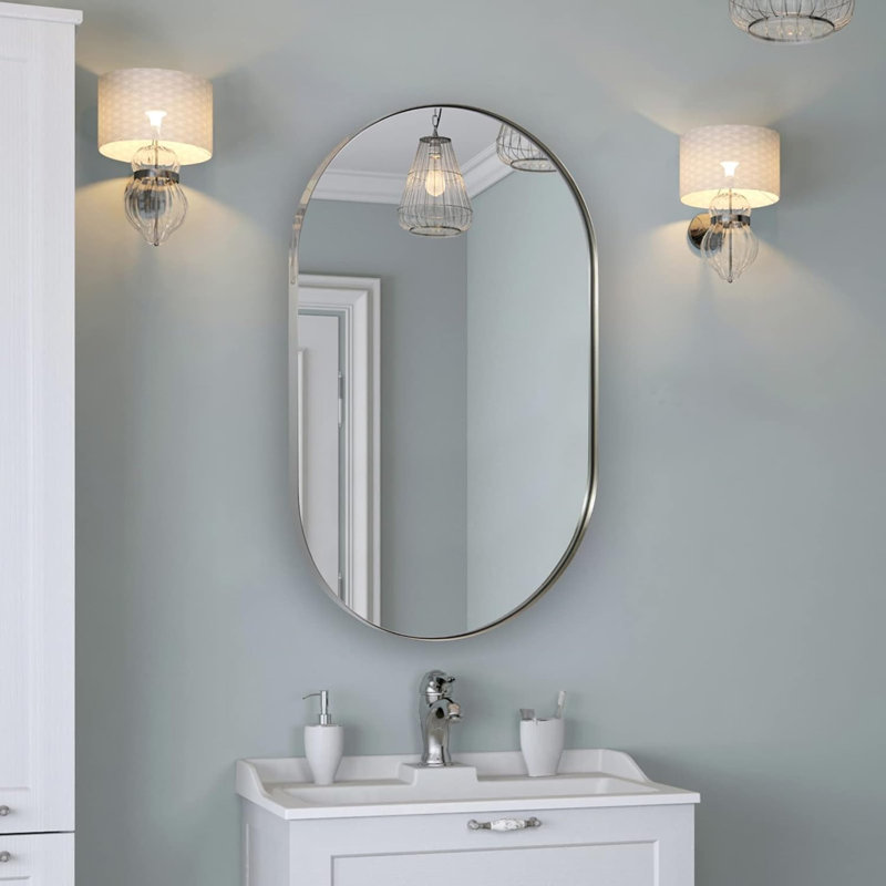 Miroir de salle de bain Kaitlee Cadre en acier inoxydable, 36 po x 24 po, Chrome poli, Pilule