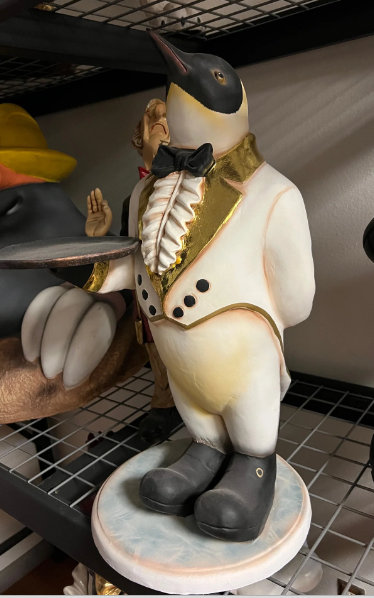 Jeyhan Penguin Butler Small Statue