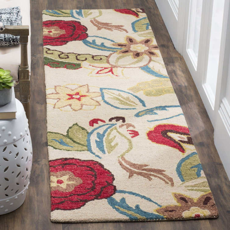 Emrick Hand Hooked Wool Floral Rug
