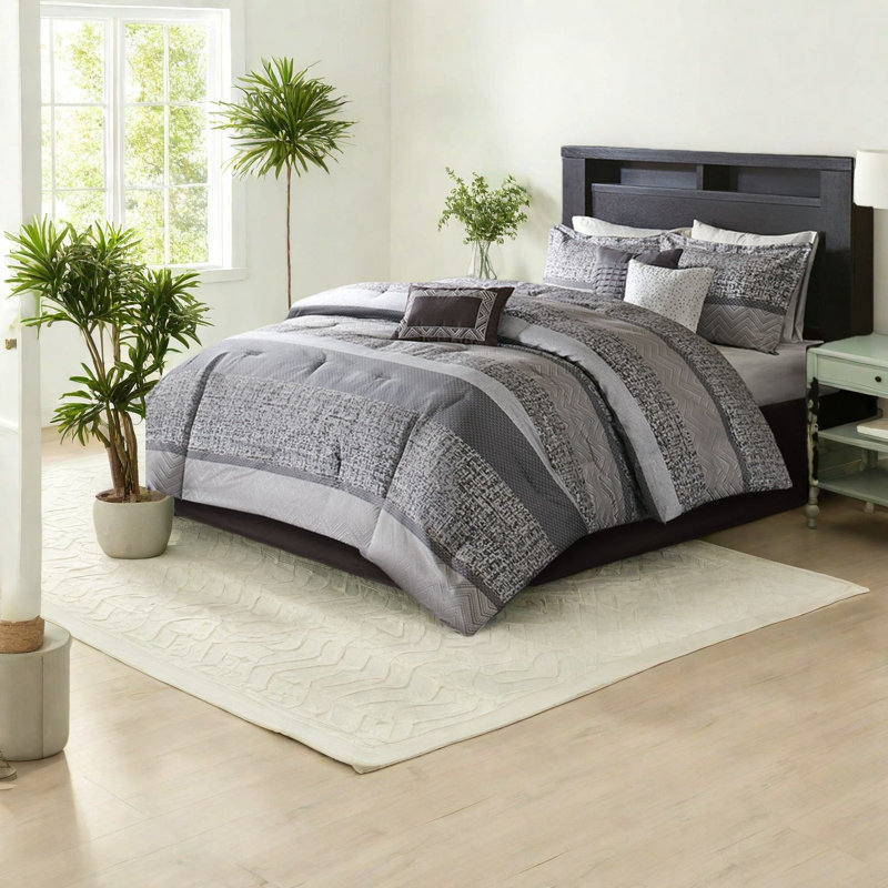 Luxury 7 Piece Bedding Sets, Polyester Jacquard Modern Queen Home