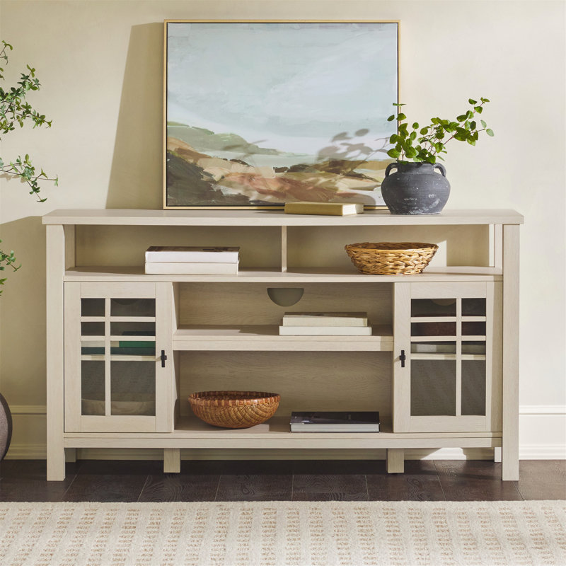 Buffet transitionnel polyvalent avec fenêtres élégantes et beaucoup de rangement