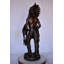 Statue de chef indien en bronze très détaillée - Taille: L 24 po x l 18 po x H 53 po.