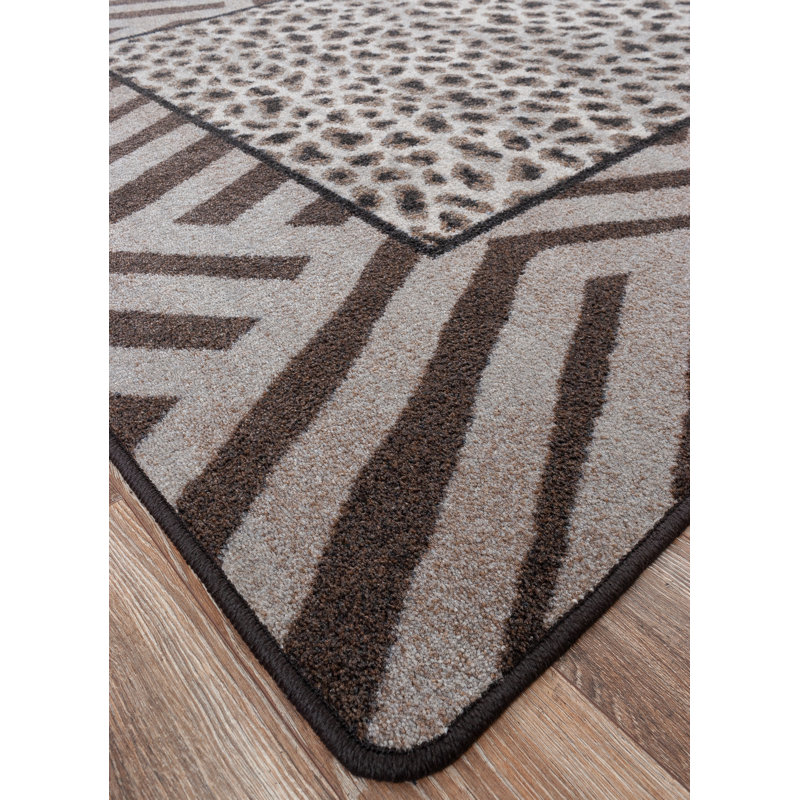 Tapis brun à imprimé animal Abin, Rectangle 4 pi x 5 pi