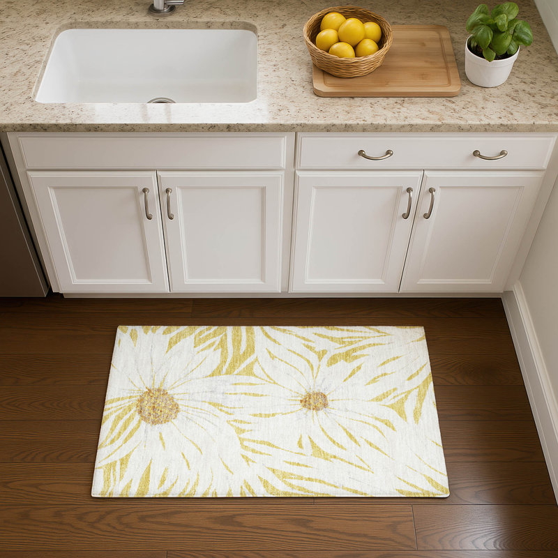 Tapis floral lavable à la machine de qualité supérieure Mayfield AMF2263, 1 pi 8 po x 2 pi 6 po, Doré