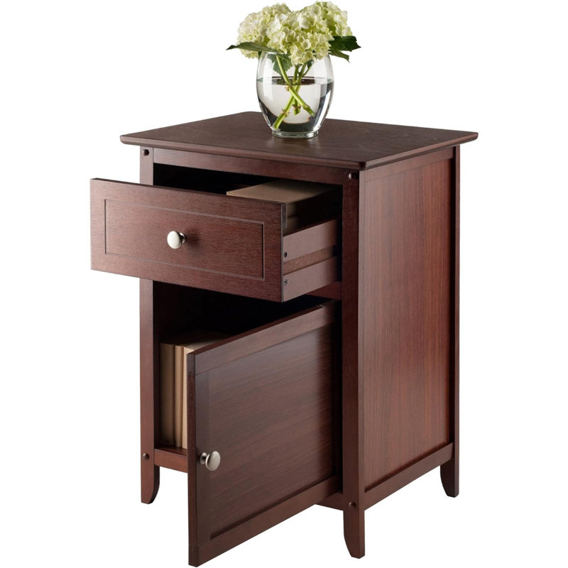 Taryn 18.9'' W Nightstand, Brown