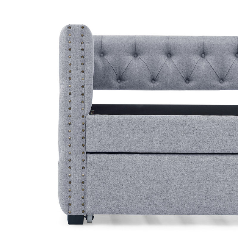 Lit de jour avec couchette, revêtement en lin gris, accoudoirs à boutons carrés, lit gigogne rembourré en contreplaqué, couleur, design, eucalyptus et mousse