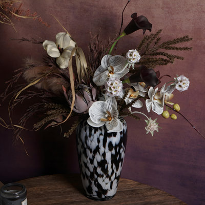 Ornements de fleurs simulées