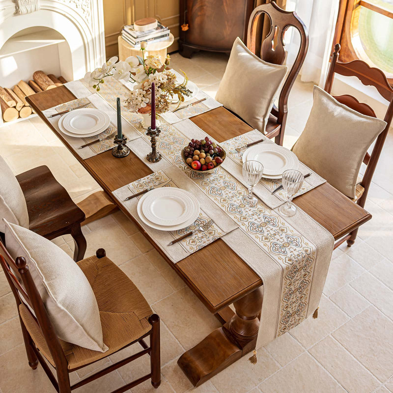 Chemin de table avec bande centrale en jacquard et pampilles, beige, 72 po x 14 po, 14 po x 72 po, Beige