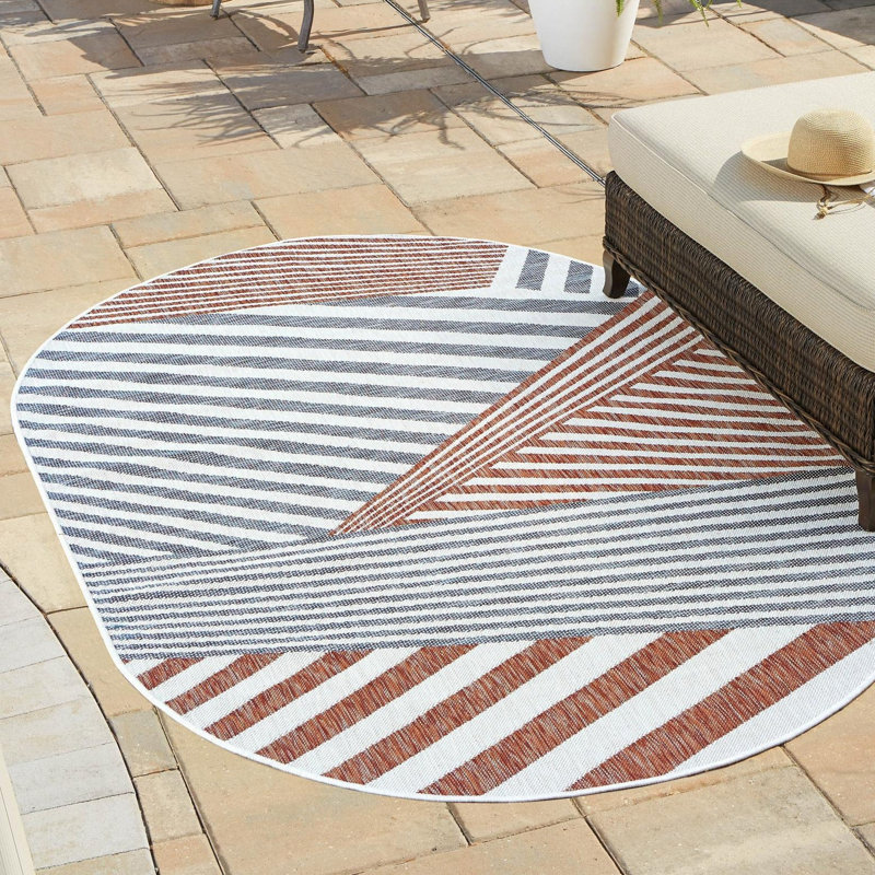 Deadra Washington Indoor/Outdoor Rug, Oval 5'3" x 8'