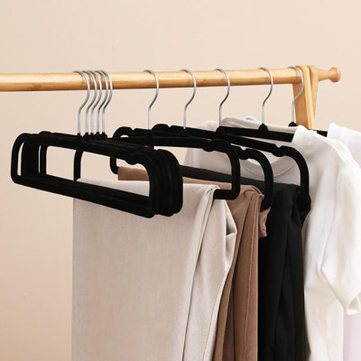 Velvet Pants Hanger Space Saver, Non-Slip Shorts Hanger, Wide Leg Jeans Hanger, With 10 Clothing Hook Connectors Closet Organizer, Thin Felt Hanger For College Dorms (Black)