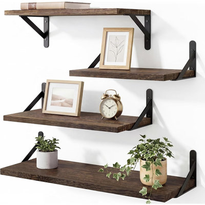 Ensemble de 4 tablettes murales flottantes de tailles assorties, en bois rustique carbonisé foncé, avec supports métalliques, pour la maison et le bureau.