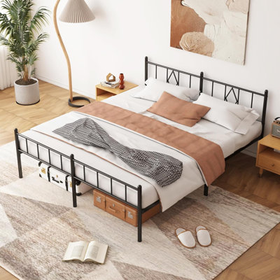 Base de lit pleine grandeur avec sommier en métal de 14 po avec tête de lit, tête de lit robuste, aucun sommier requis, rangement facile sous le lit