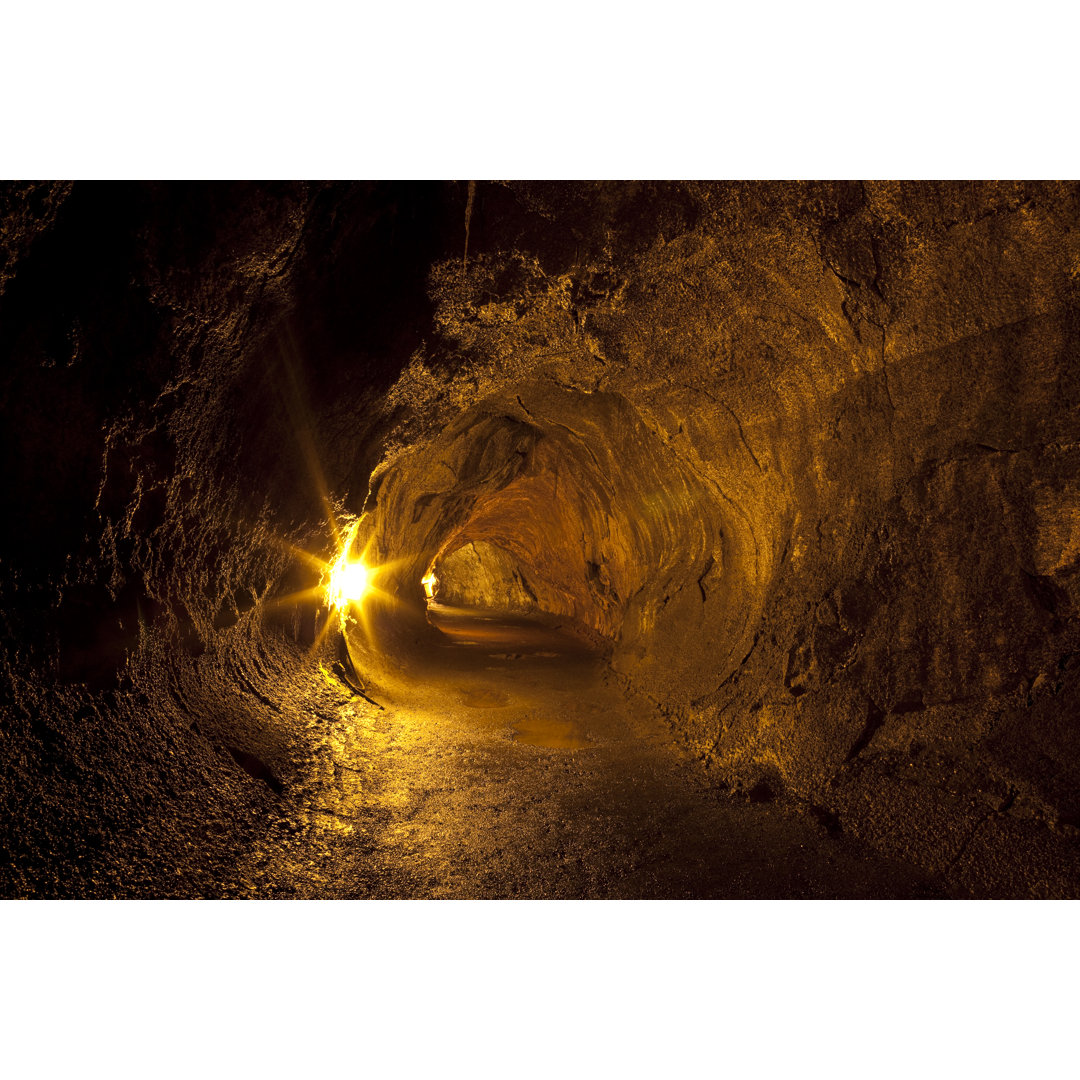 Leinwandbild Lava Tube von Mddphoto