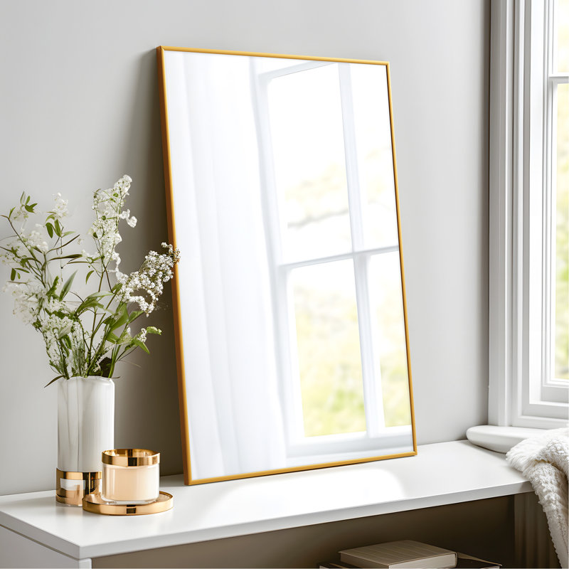 Miroir de salle de bain exquis avec des caractéristiques avancées et un attrait élégant