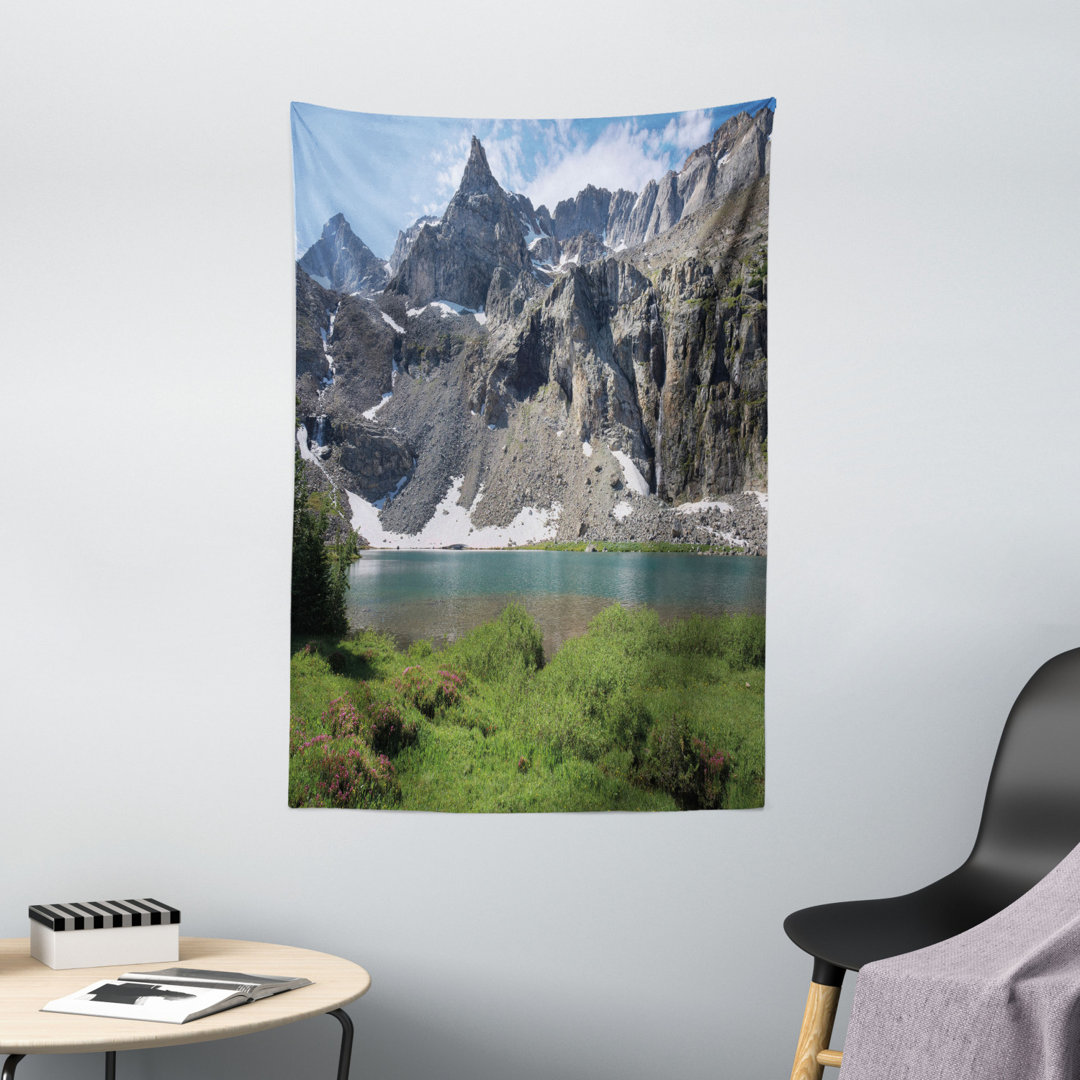 Wandbehang Foto von Snow Mountain Foothills See