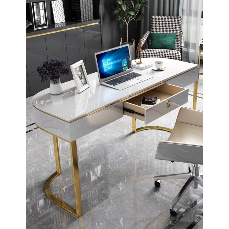 Bureau pratique avec pieds incurvés et rangement pour tiroir