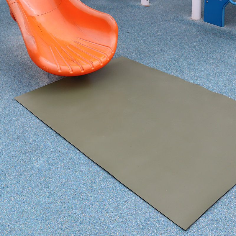 Tapis de jeu en caoutchouc TFS-128 - bleu - 5 mm x 4 pi x 6 pi, Bleu