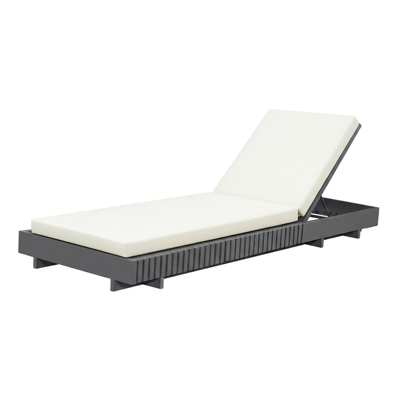 Chaise longue d'extérieur en bois d'acacia gris foncé foncé avec coussin hydrofuge, capacité de 400 lb, chaise longue de patio moderne pour le jardin, au bord de la piscine