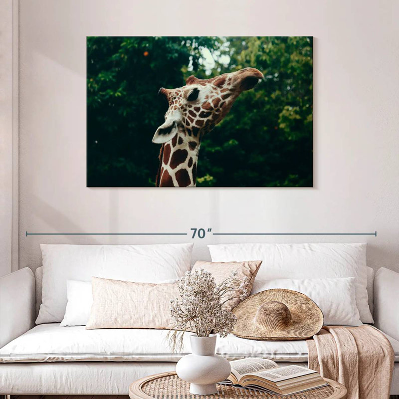 Brampt Giraffe Head Close-Up, 30" H x 45" W