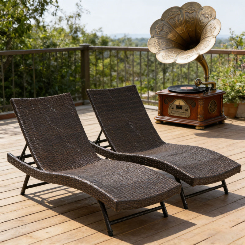 WICKER CHAISE