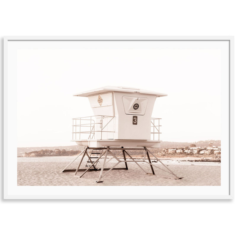 «Tower 3» par Carly Tabak - Photographie avec cadre, L 25 po x H 18 po, Bois blanc