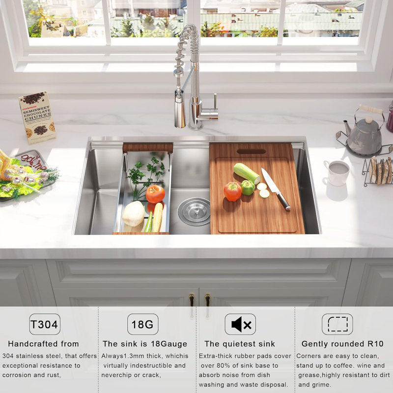 32" L x 19" W Stainless Steel Undermount Kitchen Sink with Basket Strainer, 18-Gauge, Silver