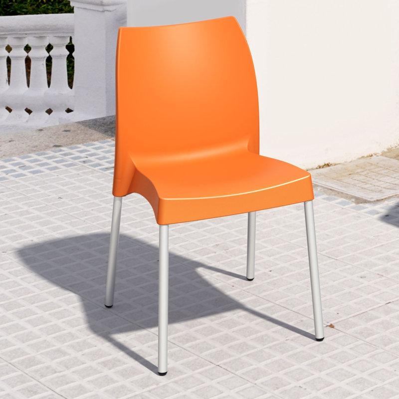 Chaise d'appoint empilable Goguen, Beige