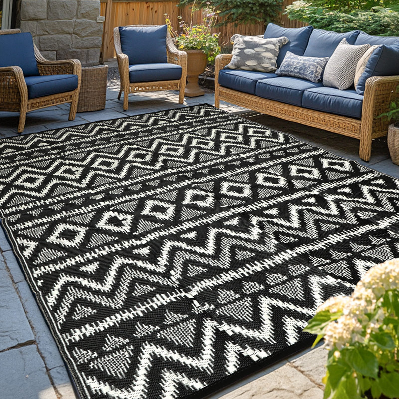 Southwestern Black/White Indoor/Outdoor Area Rug, Rectangle 8' x 10'