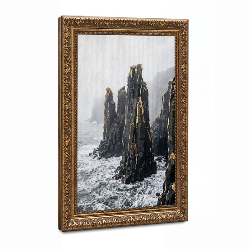 Art mural sur toile Misty Black Sea Stacks, H 24 po x l 16 po