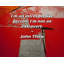 Citation artistique «Je suis une personne introspective. Je ne suis pas un extraverti». Toile tendue par John Thaw Gallery