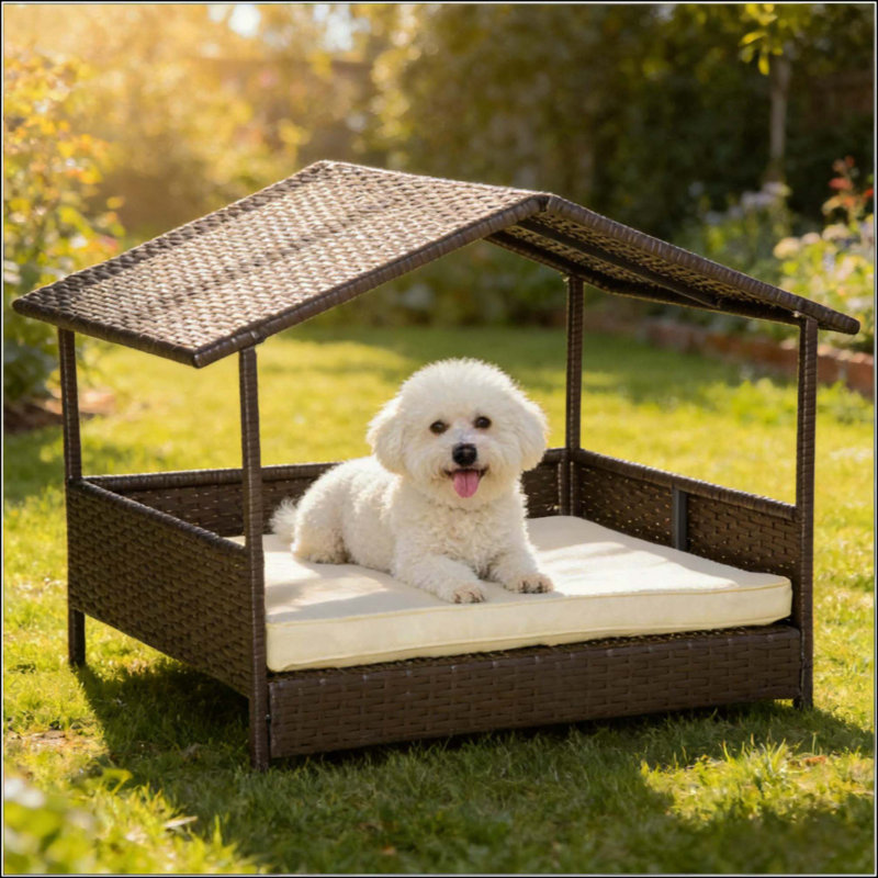 Élégante maisonnette en rotin, parfaite pour les chiens de petite et moyenne taille, alliant confort et attrait esthétique dans votre maison.